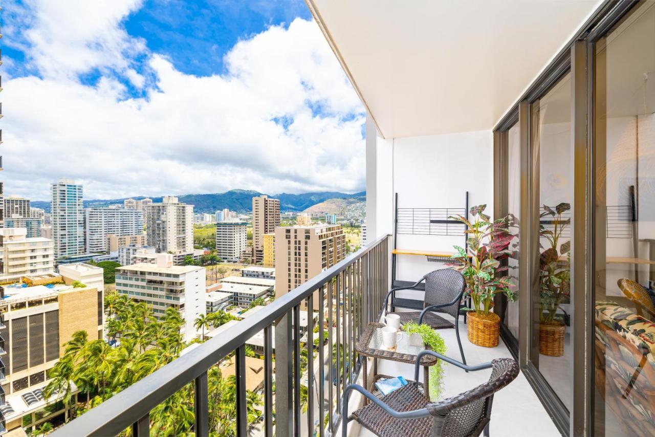 Remodeled 1Br Condo, Ocean Views With Free Parking! Honolulu Exterior photo