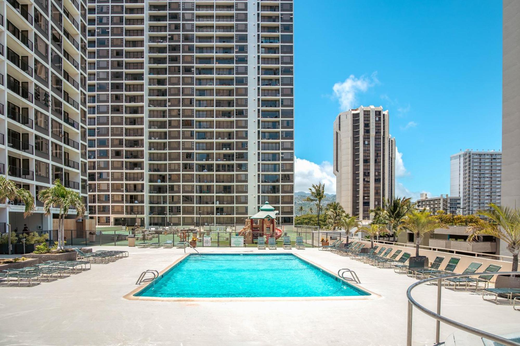 Remodeled 1Br Condo, Ocean Views With Free Parking! Honolulu Exterior photo