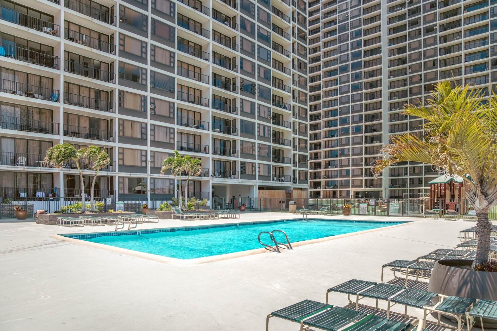 Remodeled 1Br Condo, Ocean Views With Free Parking! Honolulu Exterior photo